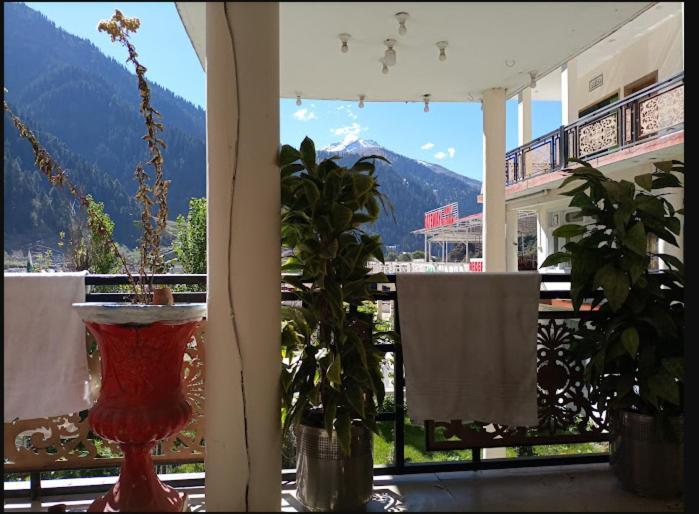 Gateway Hotel Naran Esterno foto
